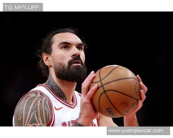 足球球星亚当斯是谁 他在球场上的传奇经历和影响力揭秘